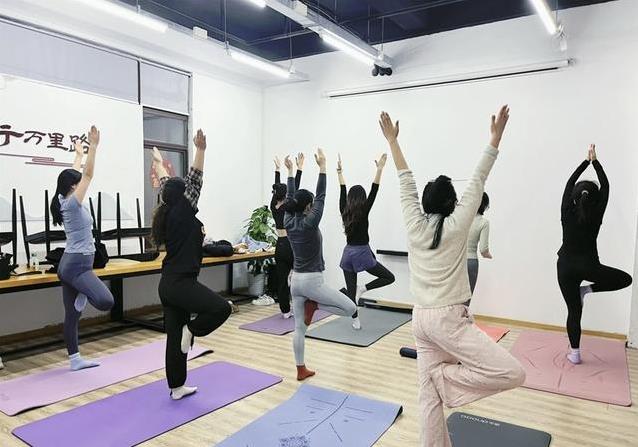 年轻人平时 年轻人平时